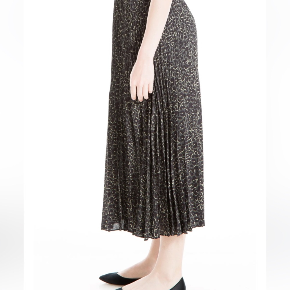 MAX STUDIO pleated cheetah print skirt